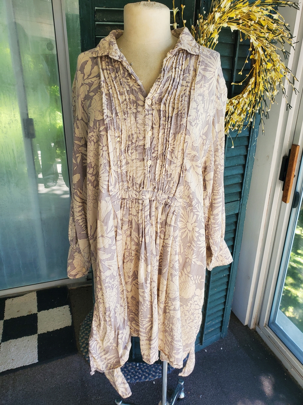 Magnolia Pearl Cream and Light Purple Floral Pintuck Tunic